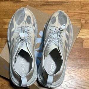 Hoka x Satisfy running Mafate speed 4 Lite